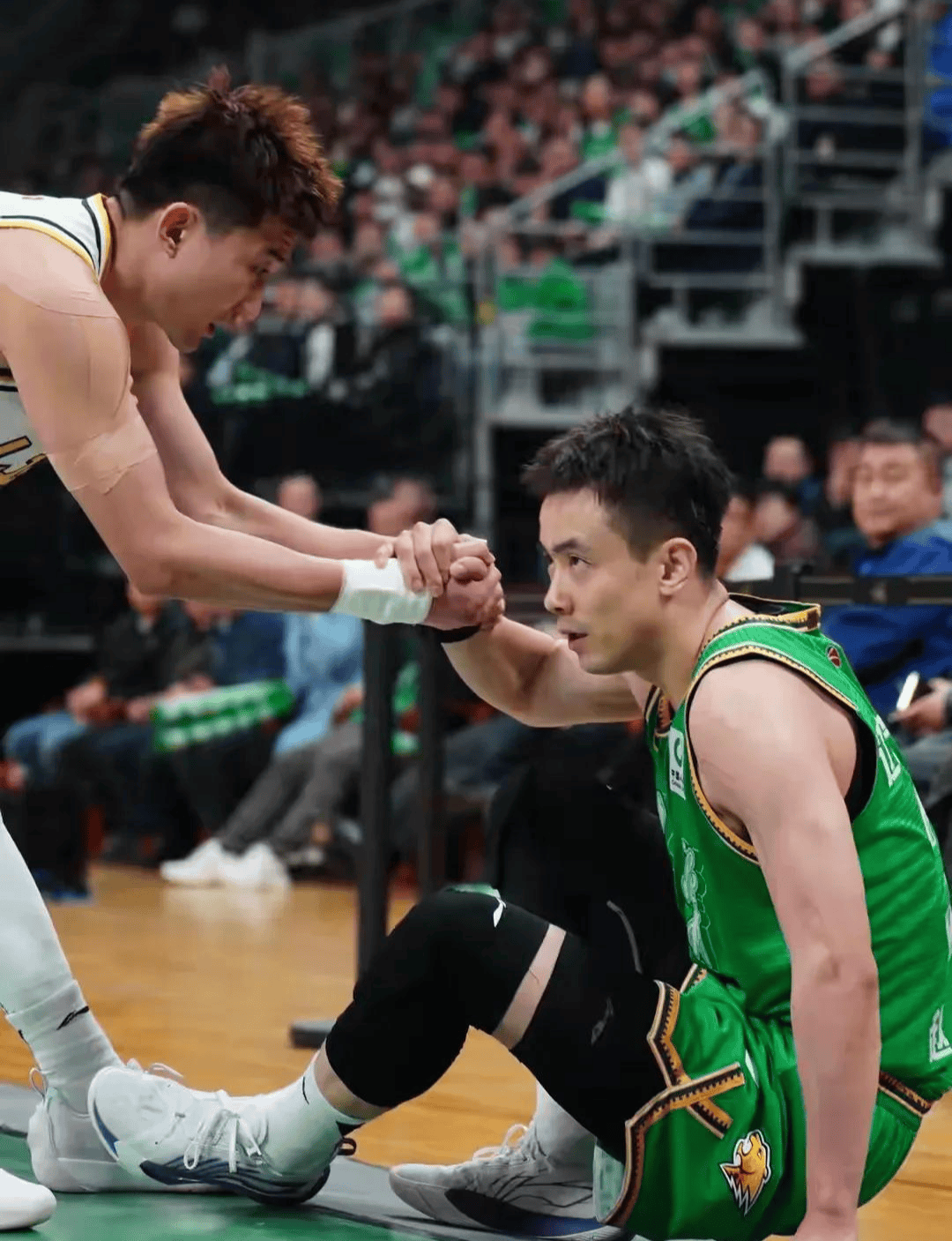 篮球精英对决,场场精彩不容错过 篮球精英对决,场场精彩不容错过