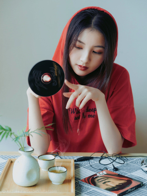 篮球双线捷报，活塞轻取雄鹿，米切尔意甲焦点战接管比赛