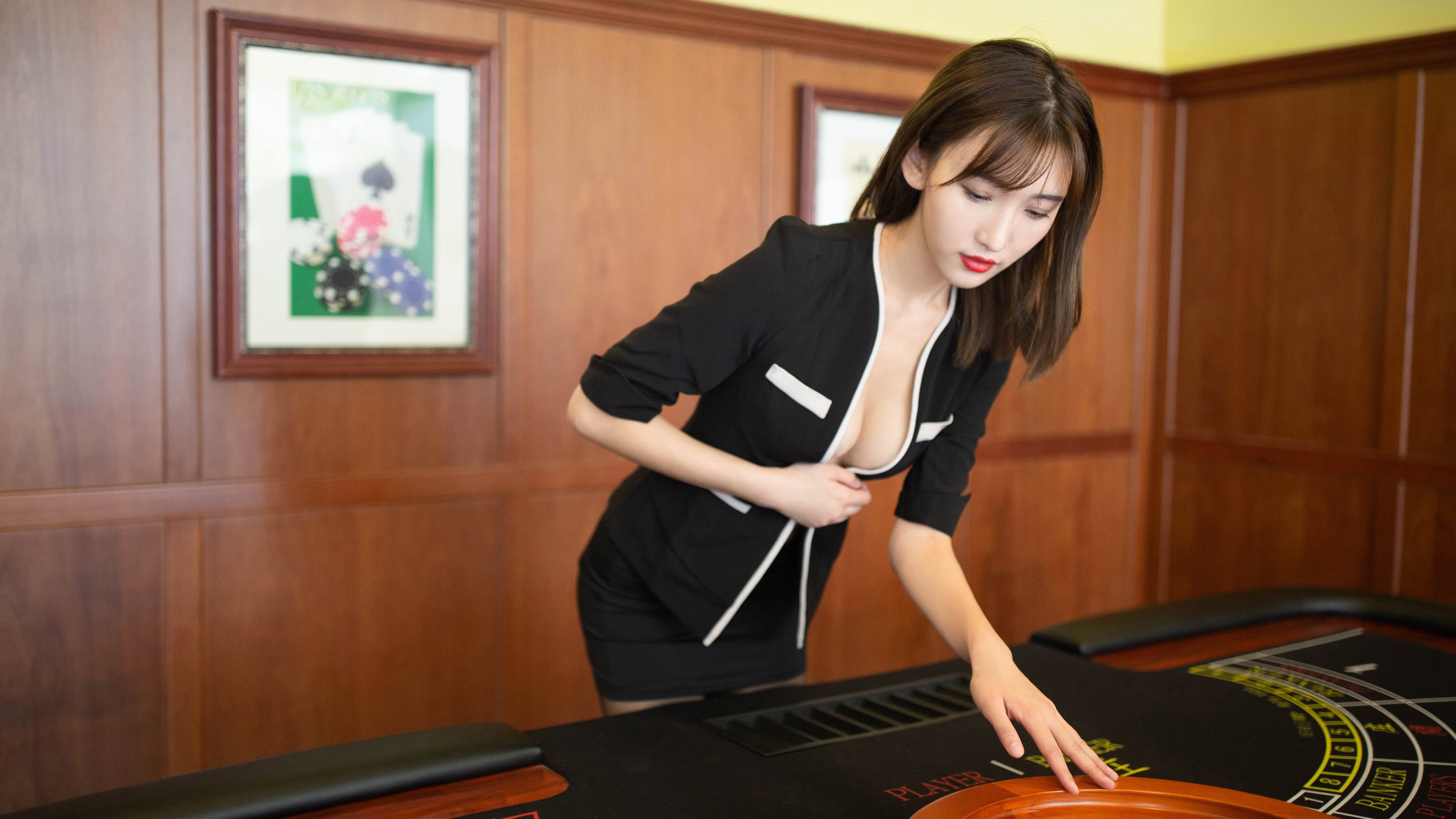 跨越洲际的绿茵对话，皮克关键节点两连击，智利2-1战胜利物浦