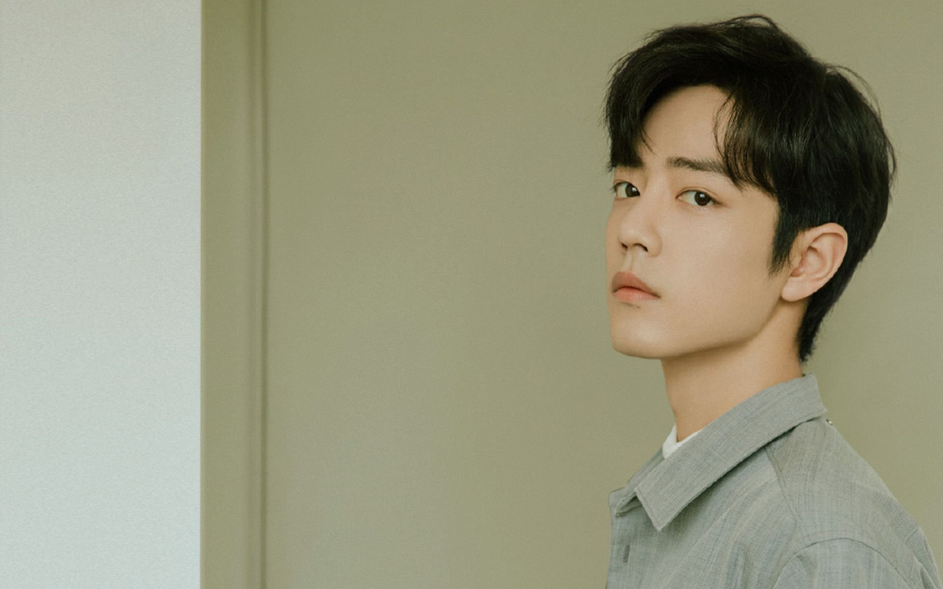 轻抚与铁壁，当苏亚雷斯的律动遇见波斯时钟的静默